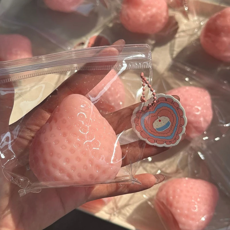 Strawberry Taba Squishy Fidget - Stationery Warehouse のレビューと価格